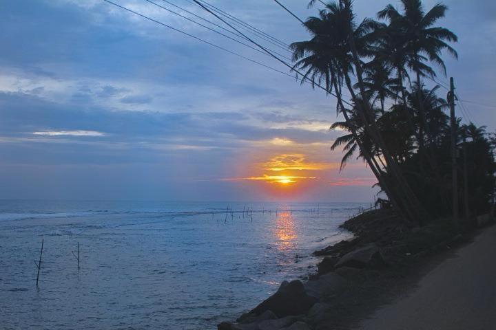 Amazing Villa Matara Bagian luar foto